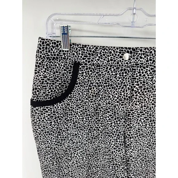 Weekends by Chicos Women 0 Black White Animal Print Capri Pants Stretch Summer - Picture 3 of 13